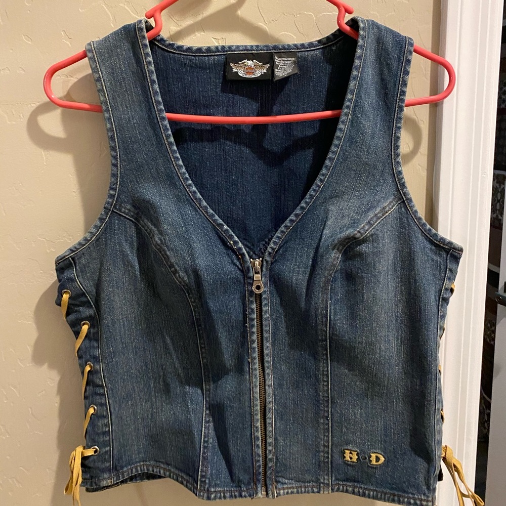 Zip up vest